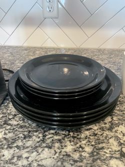 Black Porcelain Plate Set (7 Pieces) – MUST GO ASAP!