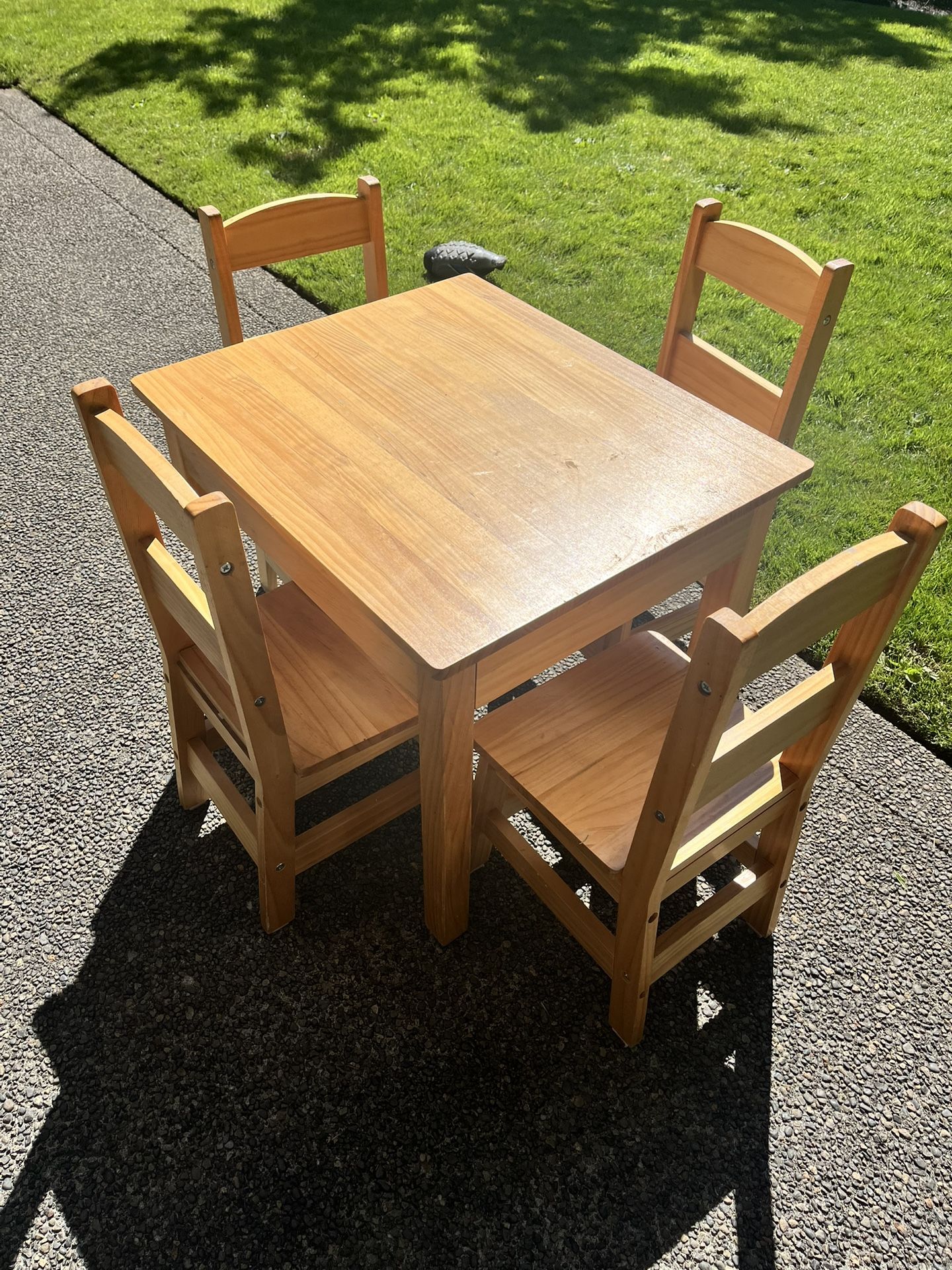 Melissa & Doug Wooden Table And Chairs
