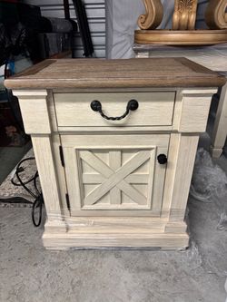 Ashley Furniture Farmhouse Style Nightstand with Drawer and Cabinet