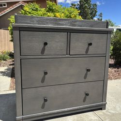 Simmons Gray Solid Wood Dresser Chest of Drawers Furniture Great Condition 