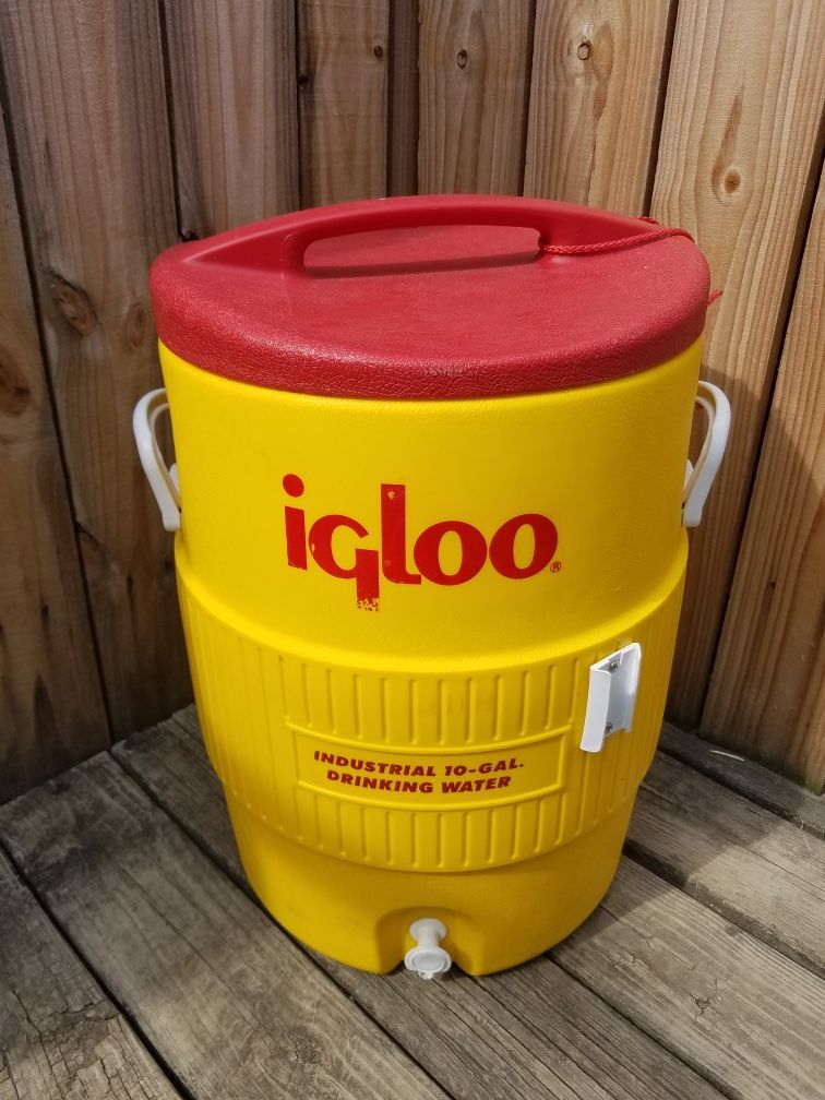 Igloo 10 gallon water cooler