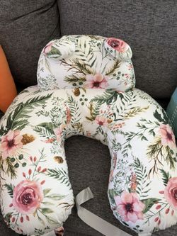 Nursing pillow