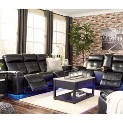 Reclining sofa and loveseat 