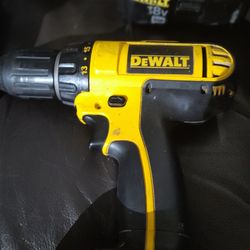 DeWalt 18v cordless drill +5batteries+,2chargers