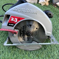 Skilsaw 2.3 HP 12 AMP 7-1/4" (184mm) Circular Saw (Used)