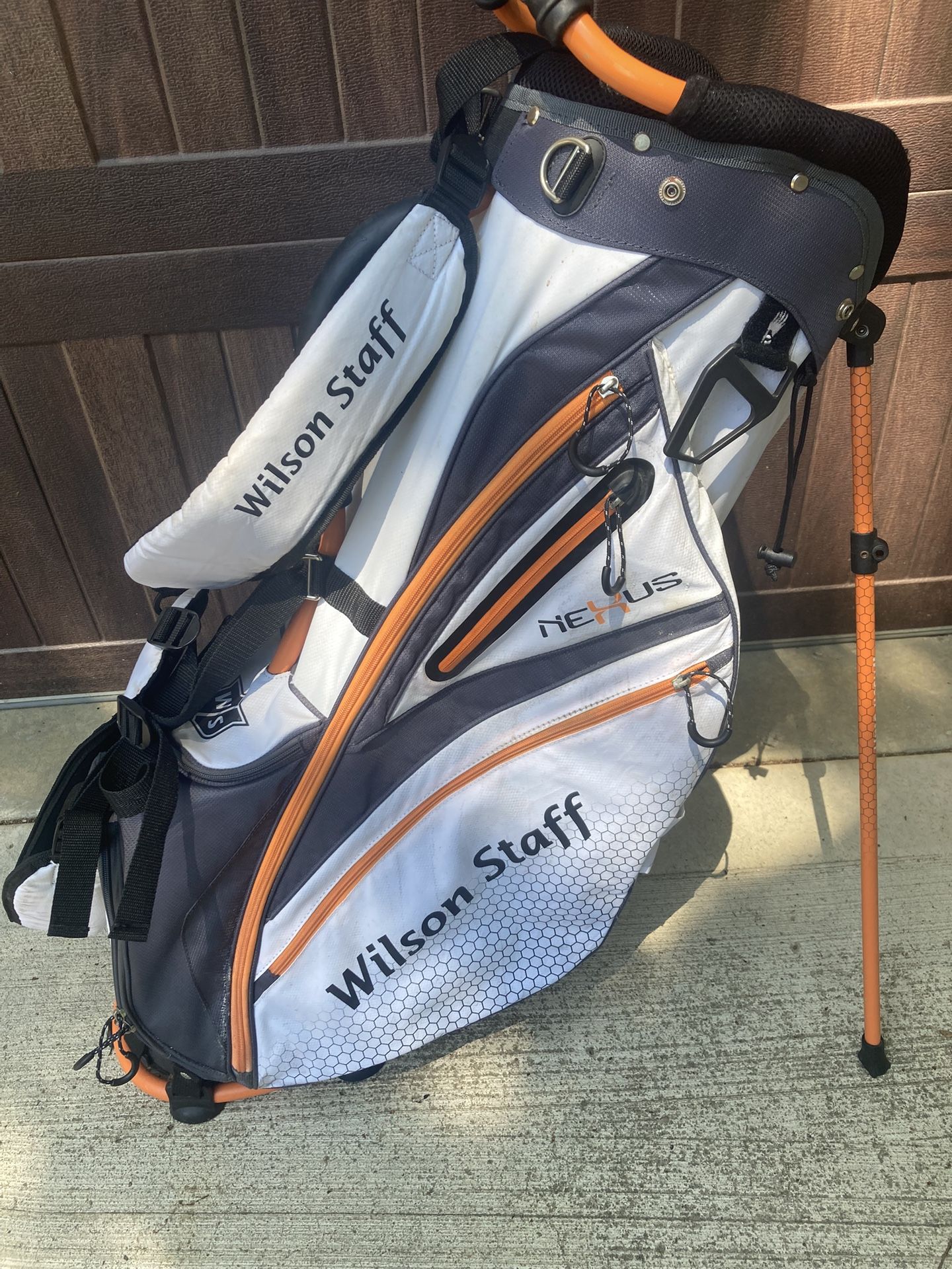 Wilson Staff Nexus Standing Golf Bag
