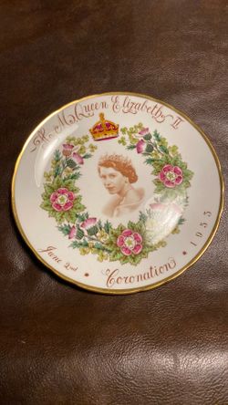 Vintage 1953 Queen Elizabeth ll coronation commemorative plate