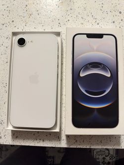 iPhone 16e - Open Box - White - Spectrum Locked