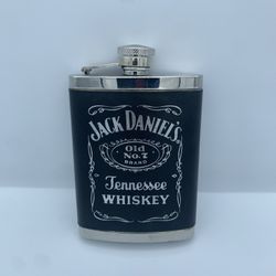 Jack Daniel’s Stainless Steel Hip Flask Set Whiskey 8oz $20 Cash or E-pay RI Daily Deals Message for appt. https://offerup.com/redirect/?o=aHR0cHM6Ly9
