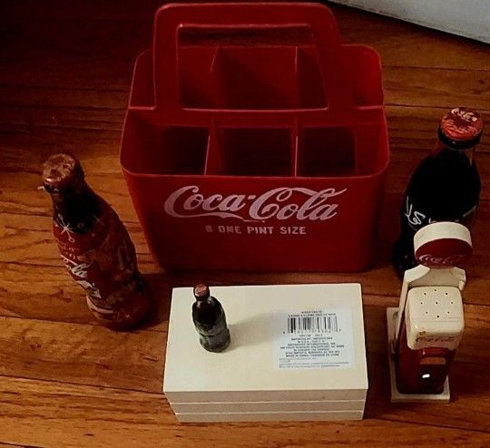 VINTAGE COLLECTABLE COKE BOTTLES