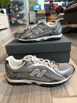Women's New Balance 204L Shoes - Silver/Metallic/Black - Size 7.5, 8, 8.5