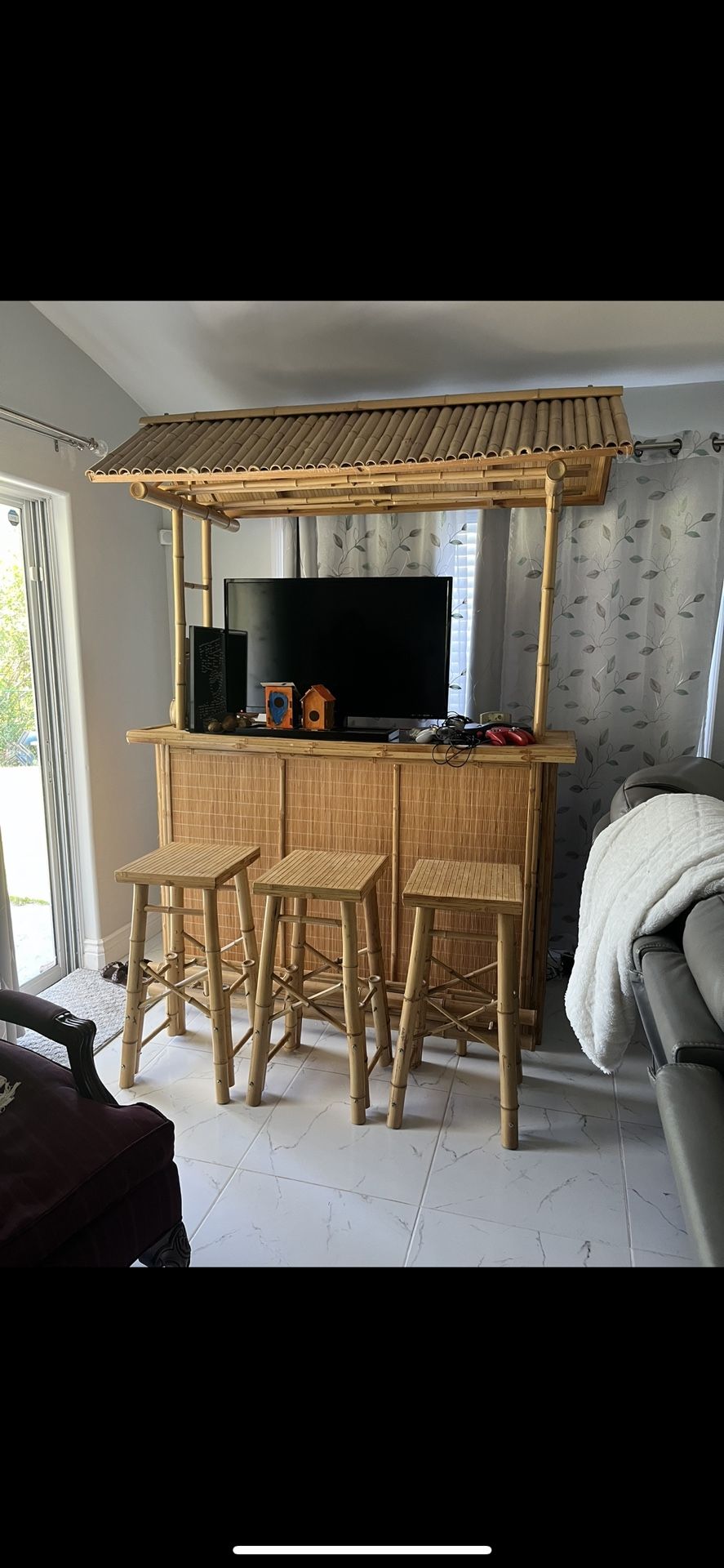 tiki bar