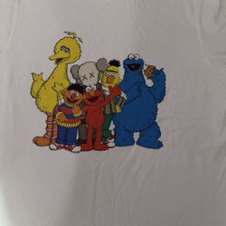 Uniqlo Laws Sesame Street Large T