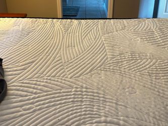 Sweetnight Twilight King 12" Mattress New
