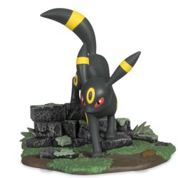 Pokemon Center Midnight Prowl with Umbreon Evolving Personalities Figure