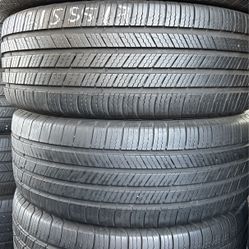 Set Of Tires (4) 215-55-17 Michelin
