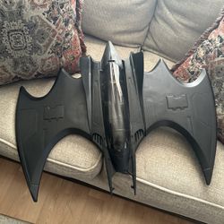 12 In Bat Man Figure And Bat Jet