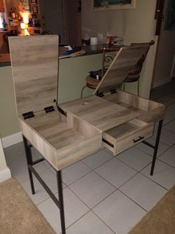 Contemporary home office desk