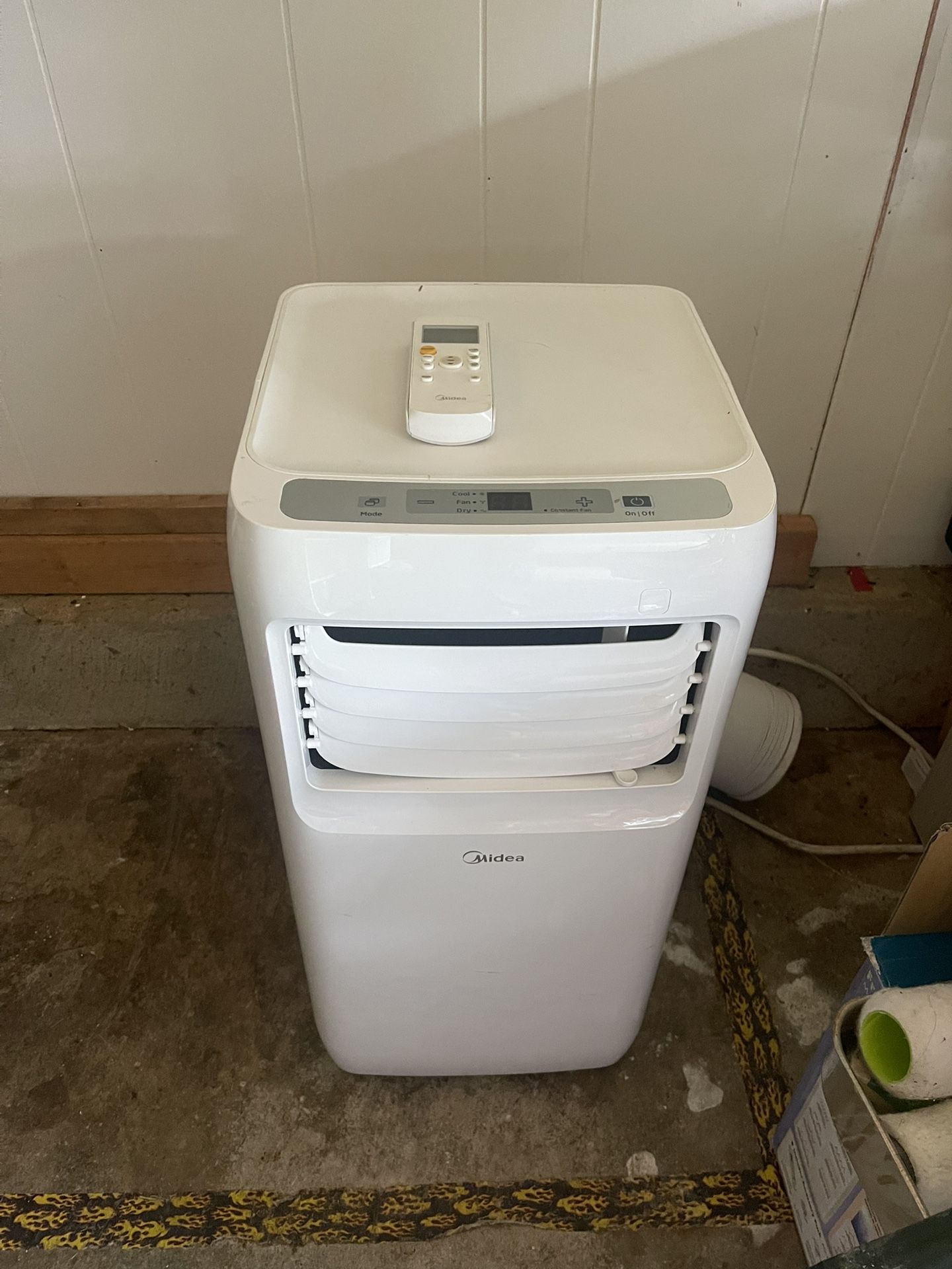 Portable Room AC Unit Midea 8,000 BTU 