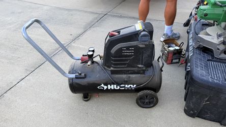 Husky 8 gal air compressor