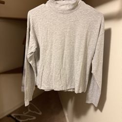 Juniors Gray Crop Top