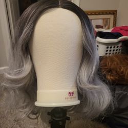 Two Toned Nice Synthetic Wig!!!! 15.00 Cash Firm Can Apply Heat!!