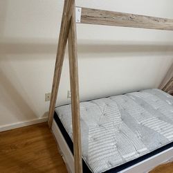 Teepee Canopy Bed w/ Sealy Twin Mattress
