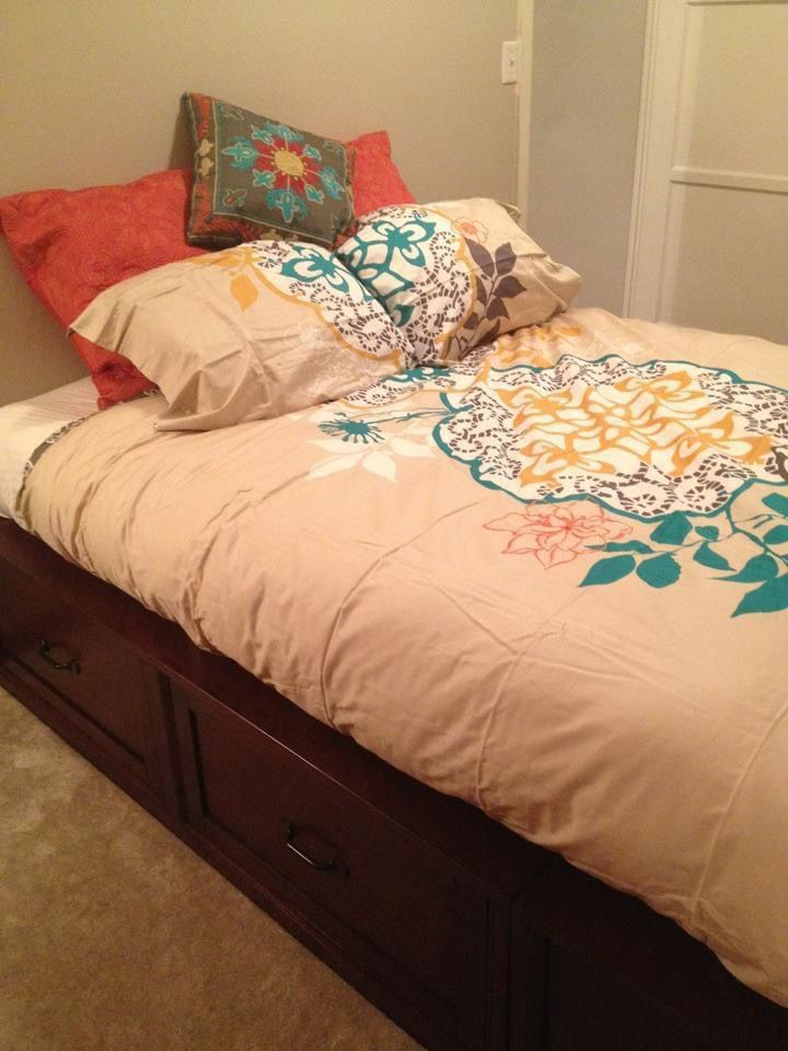 Pottery Barn 6 Drawer Platform Storage Bed