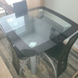 Cute Dining Table 