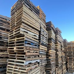 42x42 , 44x44 Pallets 