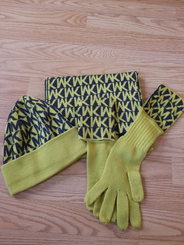 MK Hat Scarf and Glove set