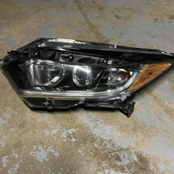 2016-2017 Honda Accord Side Headlight (Driver Side)