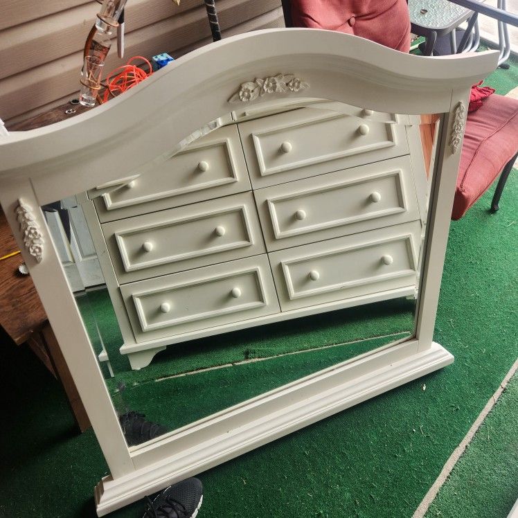 Cafe Kid white Dresser With Mirror