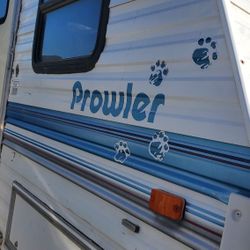 Travel  Trailer  $ 900  Estas Basia  Notiene Nada Pordentro