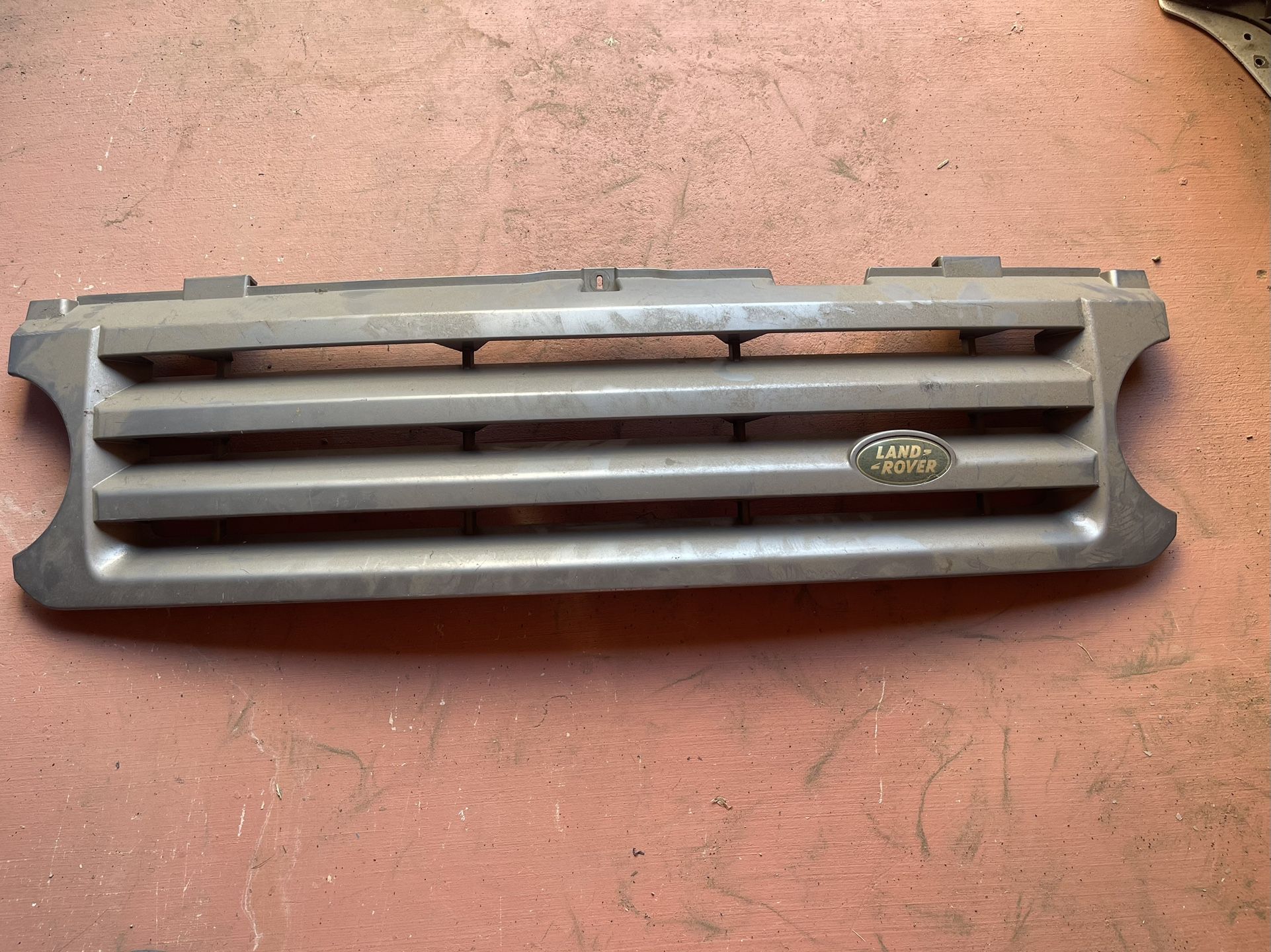 06-09 Range Rover HSE Grille ( Used)