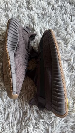 Size 11.5 Adidas Yeezy Boost 350 V2 Cinder FY2903 Non reflective.