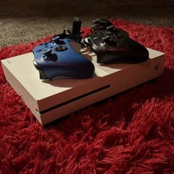 Xbox One S White With 2 Controllers And HDMI And Power Cord