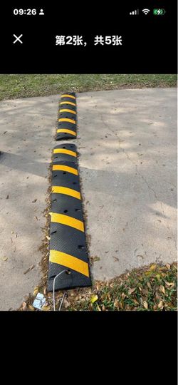 Rubber Speed Bump with Yellow Reflective Stripes