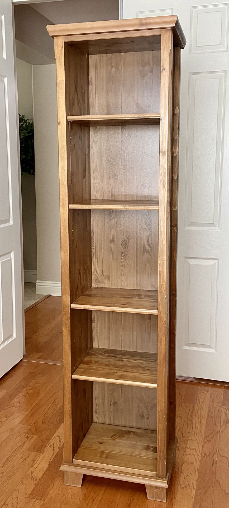 Bookcases / Media Cases - IKEA - 2 available