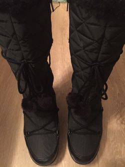 Furry winter boots size 7