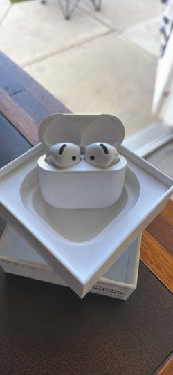 Apple AirPods 4 – Open Box