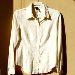 Gap Silk off white light creme women's Blouse Shirt Top Long Sleeve Botton Down size M medium