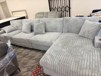 New XL Modular Sectional Couch with USB and Cup Holders! Free Delivery 🚚!