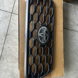 2020 Toyota Tacoma grill