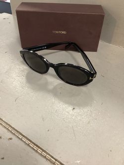 Tom Ford Cat Eye Sunglasses TF916
