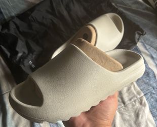 Yzy ys-01 slides cream size 13