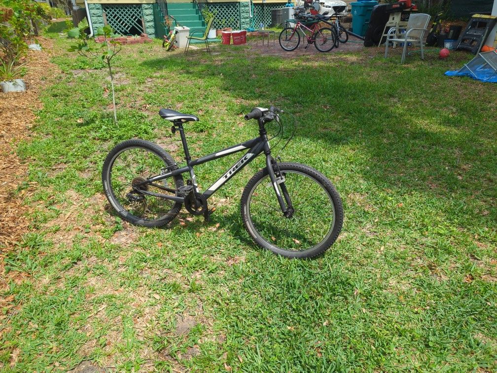 Trek Mt200 Bike