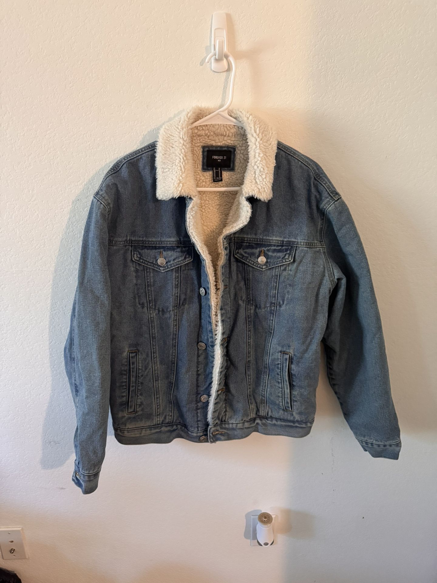 forever 21 sherpa lined denim jacket light blue wash