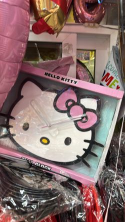 Hello kitty wall clock