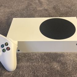 Xbox Series S LIGHTLY USED